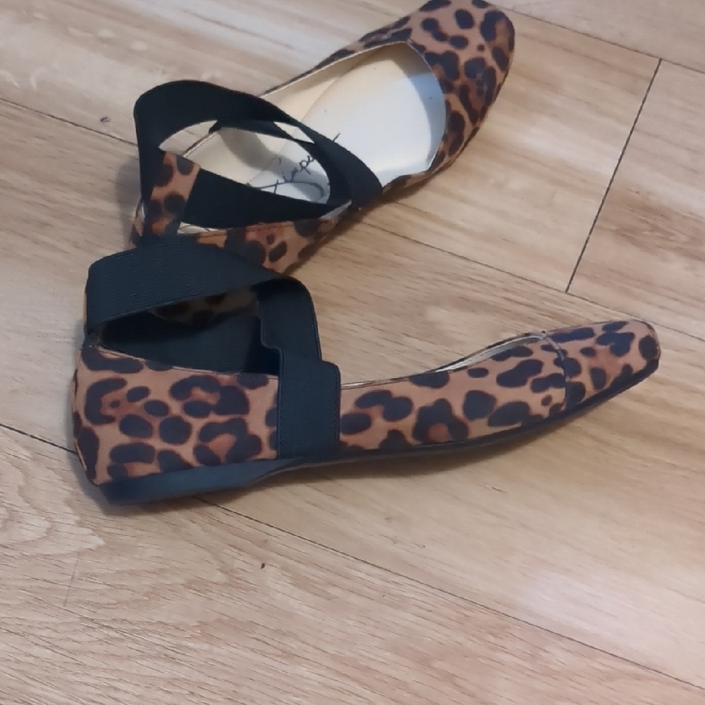 Jessica Simpson Leopard Print Ballet Flats with Black ElasticStraps - Picture 4 of 11